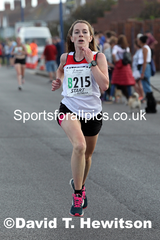Senior womens 4 stage relay, 2021 Northern 6 and 4 Stage and Young Athletes Road Relays, Redcar. Photo: David T. Hewitson/Sports for All Pics